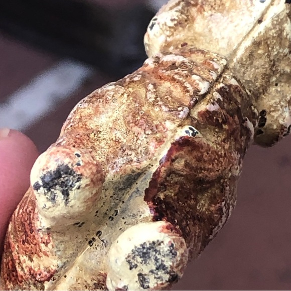 Vintage 1930s Cast Iron Tan Miniature Dog Figurine 2" Tall Paperweight Hubley? - Picture 5 of 12